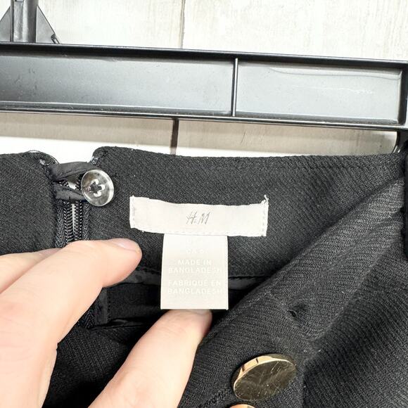 H&M Skirt Women Size 6 Black Gold Button Pleat Front Midi Zip Button Back Preppy - Picture 4 of 8